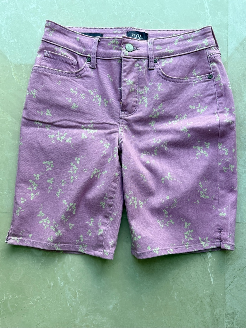 NYDJ Lavender/violet  Floral Bermuda Shorts 🩳 Size 2. New.